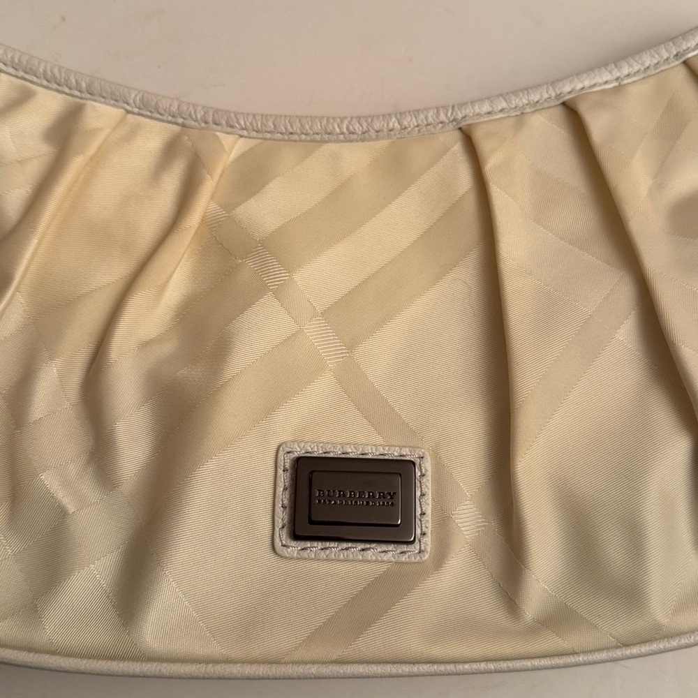 NWT Burberry Off White Small Avondale Nylon and Leather Shoulder Bag - Picture 2 of 15